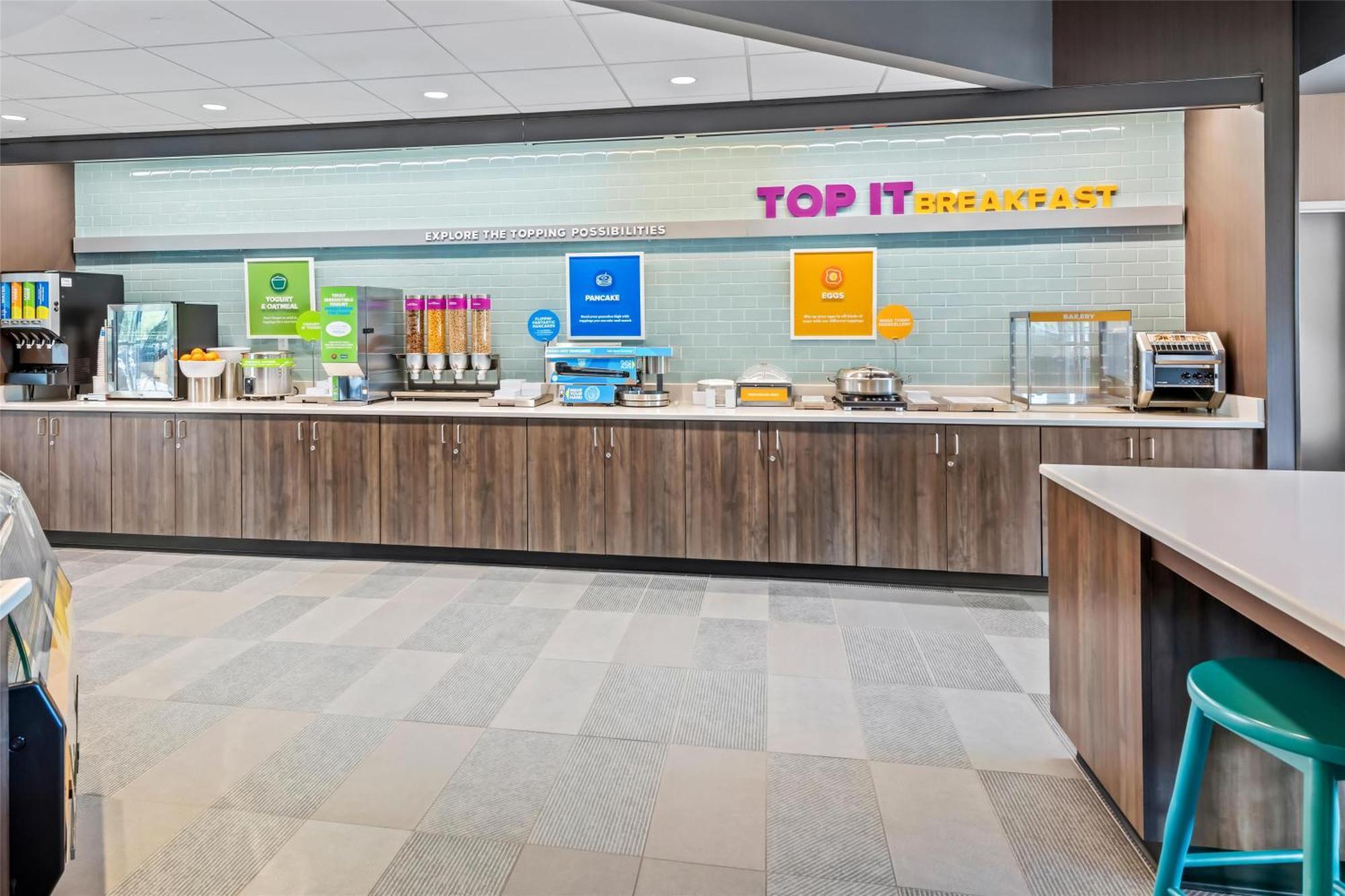 Tru By Hilton Kansas Airport Hotel